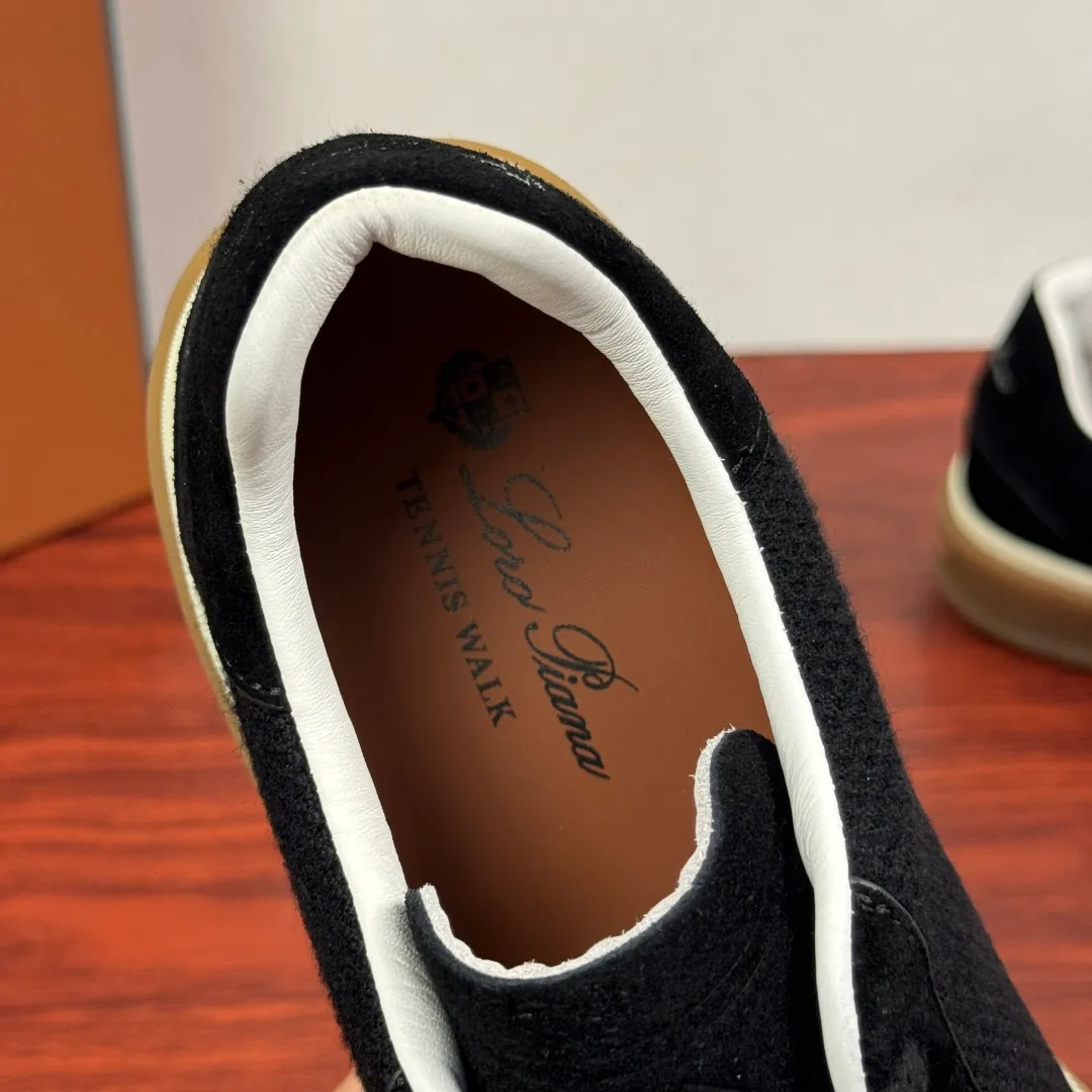 Batch 740 Loro Piana Tennis Walk men's moral training sneakers! These new textured leather tennis shoes feature an ultra-low-top design for year-round wear and are water-resistant. The wrapped sole creates an effortlessly attractive color combination that harmoniously blends functionality with understated style. The ideal footwear option for urban dressing. The heel is decorated with a soft calfskin tongue with Kummel color inserts and an embossed LP logo. Cotton shoelaces. Material: Upper: Gray woven stitching with cowhide accents! Sole: Rubber lining: Cow leather original rubber sole, excellent foot comfort, complete package! Size: 39-40-41-42-43-44 leather shoe size (38.4546 can be customized) Item number: FAM1316 black